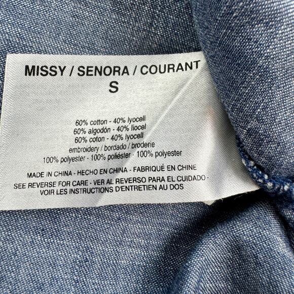 Vintage X America Soft Chambray Floral Embroidered Button Down Top Women's Small - Picture 7 of 8